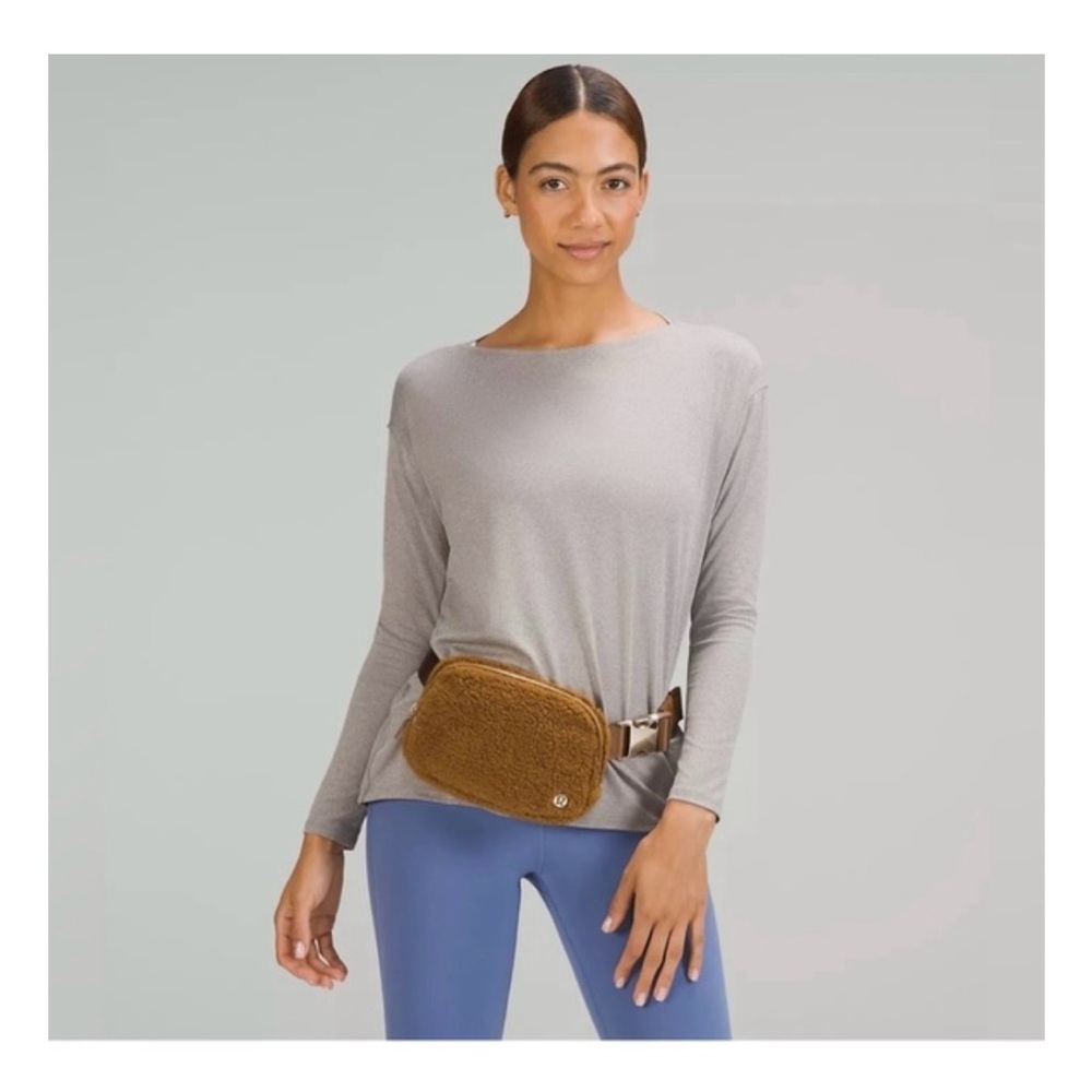 Lululemon Everyday Belt Bag Sherpa Caramel EUC